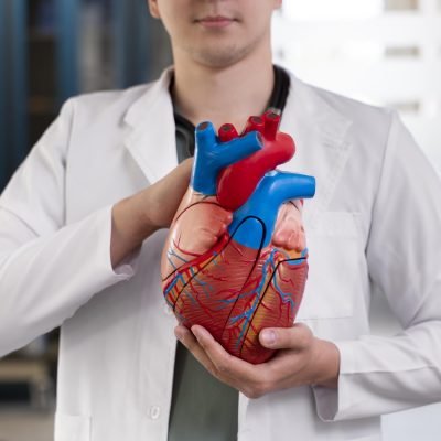 male-student-practicing-medicine